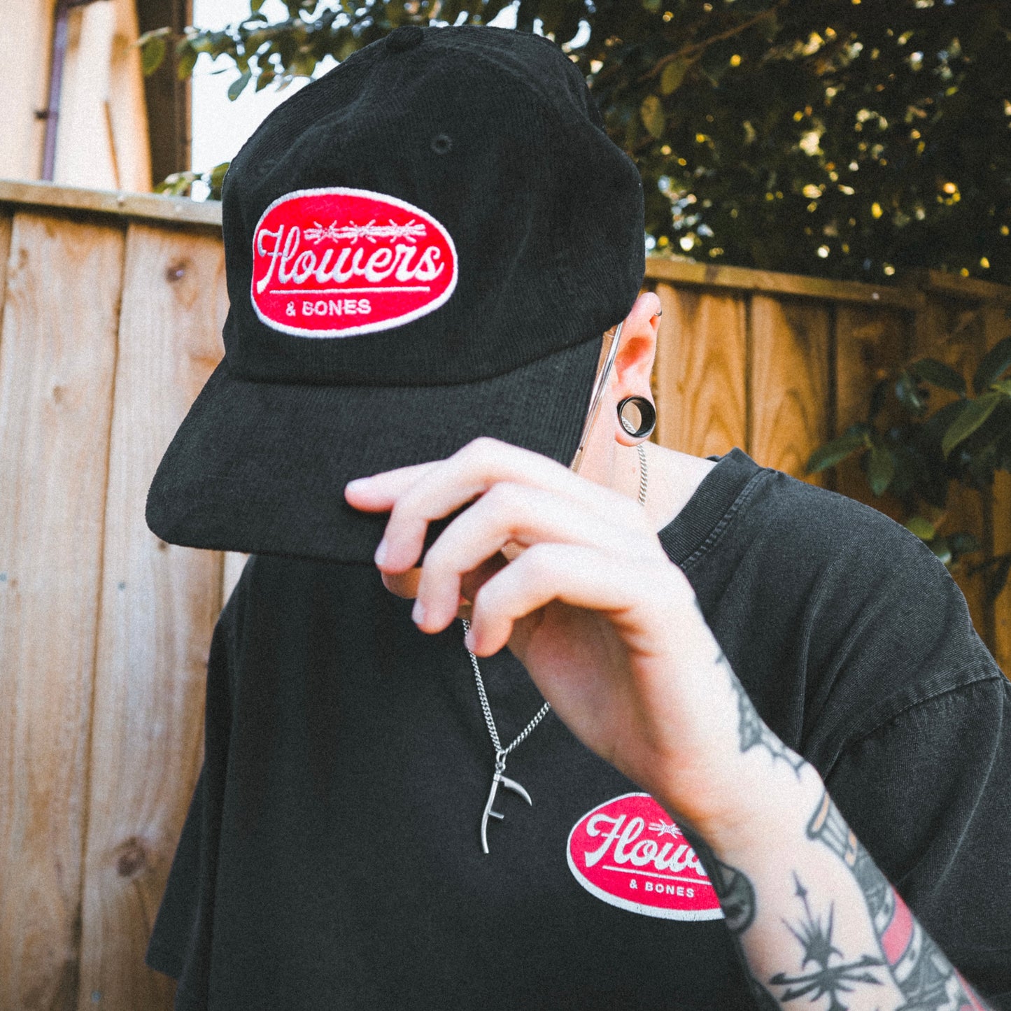 CORD TRUCKER CAP - BLACK